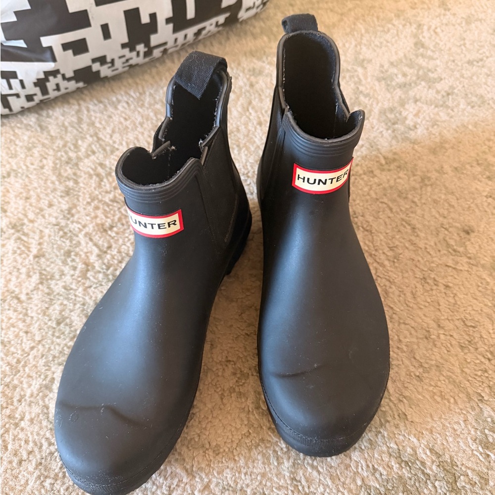 Hunter Womens Original Chelsea Black Rain Boot - 8 - Picture 2 of 6